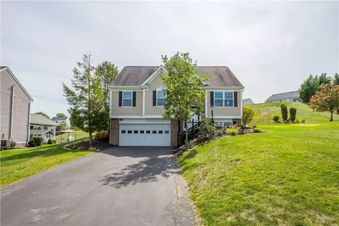 313 Hickory Nut Dr, Eighty Four, PA 15330