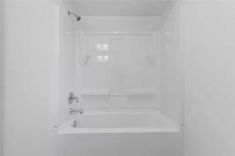 Bath - 11413 Drop Rd, Irwin, PA 15642 photo 4 of 5