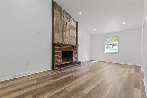 Living - 11413 Drop Rd, Irwin, PA 15642 photo 4 of 5