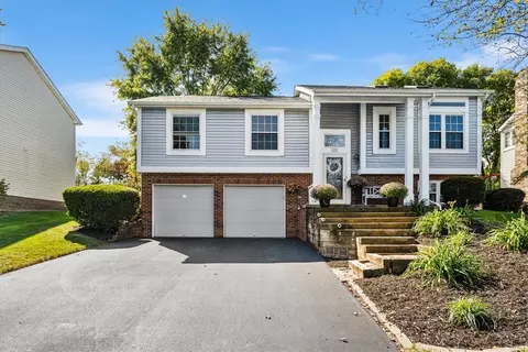 121 Clearbrook Dr, Cranberry Township, PA 16066