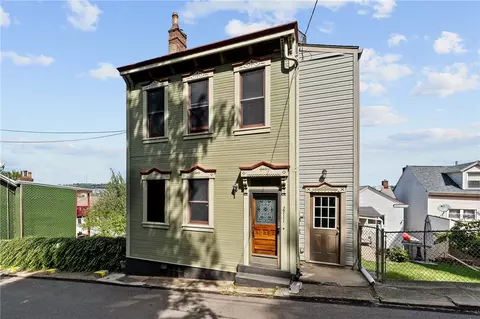 2711 Stella St, Pittsburgh, PA 15203