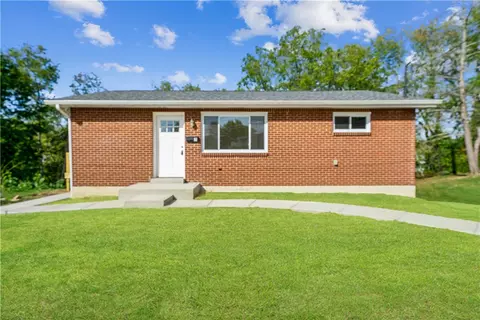 7 Lentz Ct, Irwin, PA 15642