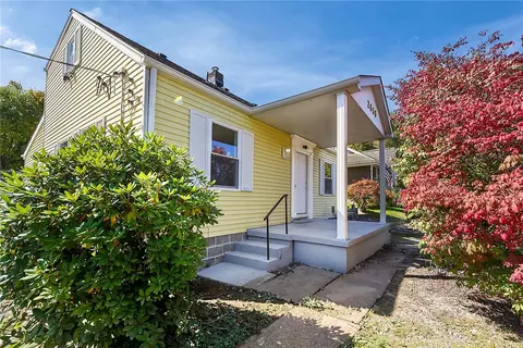 2686 Main St, White Oak, PA 15131