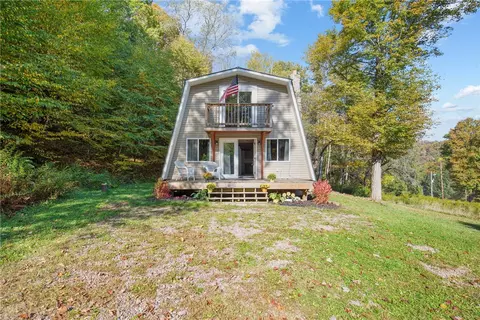 2253 Whites Crk, Confluence, PA 15424