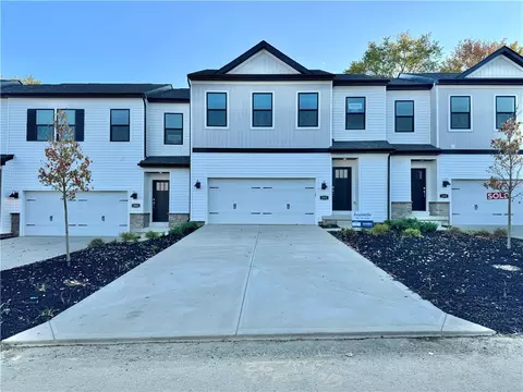 202 Hanover Ln, Meadowlands, PA 15301