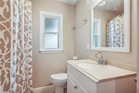 Bath - 2763 Laurel Dr, Export, PA 15632 photo 1 of 2