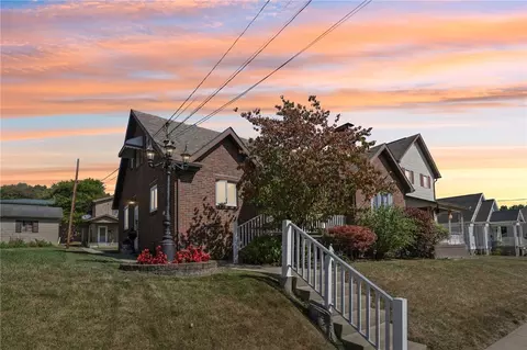 512 Hazel Ave, Ellwood City, PA 16117