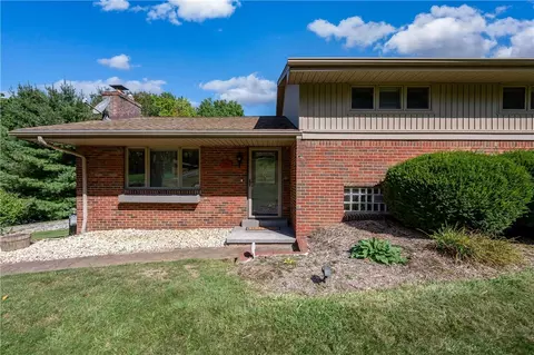 137 Dwellington Dr, Valencia, PA 16059