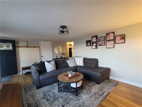 118 Vecchio Ln, Crabtree, PA 15624 photo 9
