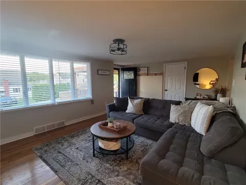 118 Vecchio Ln, Crabtree, PA 15624 photo 10