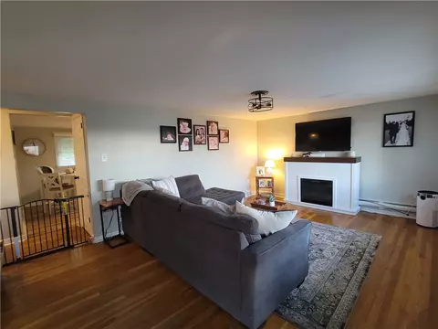 118 Vecchio Ln, Crabtree, PA 15624 photo 8