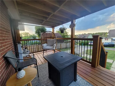 118 Vecchio Ln, Crabtree, PA 15624 photo 2