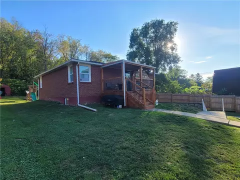 118 Vecchio Ln, Crabtree, PA 15624 photo 3