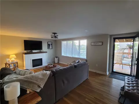 118 Vecchio Ln, Crabtree, PA 15624 photo 7