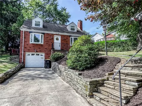 180 Rolling Rd, Bethel Park, PA 15102
