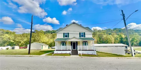 136 River St, Adah, PA 15410