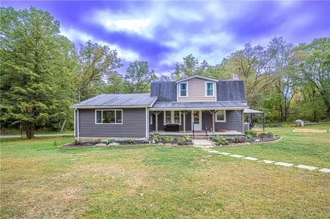 162 Tall Oaks Rd, Farmington, PA 15437