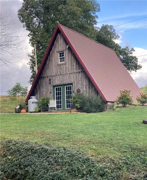 1617 Honey Hollow Rd, Marion Center, PA 15759