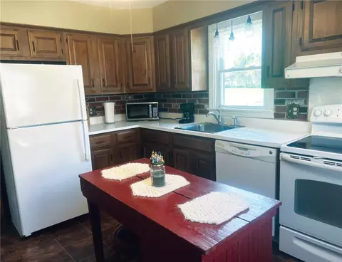 846 E Main St, Corry, PA 16407 photo 9