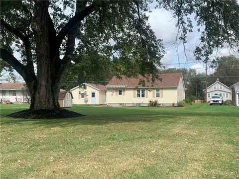 846 E Main St, Corry, PA 16407 photo 4