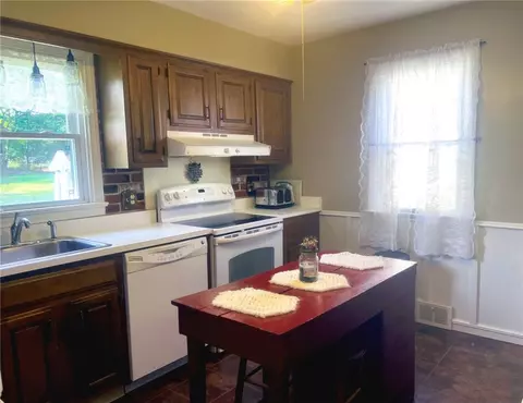 846 E Main St, Corry, PA 16407 photo 10