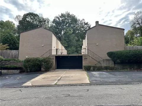 1471 Spreading Oak Dr #C, Pittsburgh, PA 15220