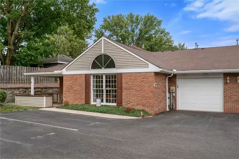 701 Dehaven Ct, Glenshaw, PA 15116