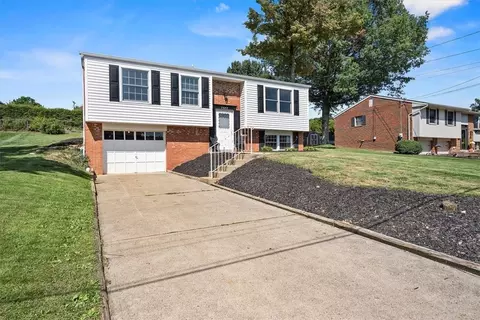 2535 Braddock Dr, New Kensington, PA 15068