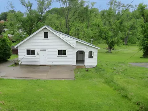6129 State Route 88, Finleyville, PA 15332