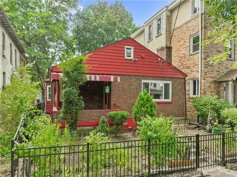 418 South Ave, Wilkinsburg, PA 15221