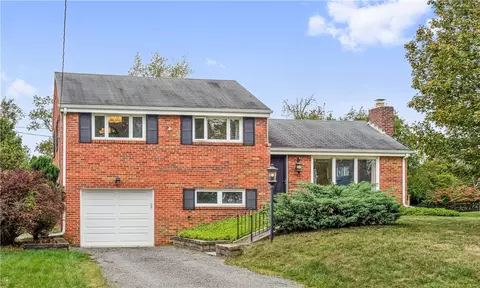 3929 Farmview Dr, Glenshaw, PA 15116