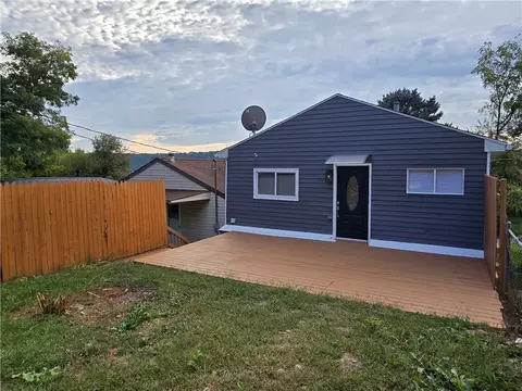 2027 Woodmont Ave, New Kensington, PA 15068