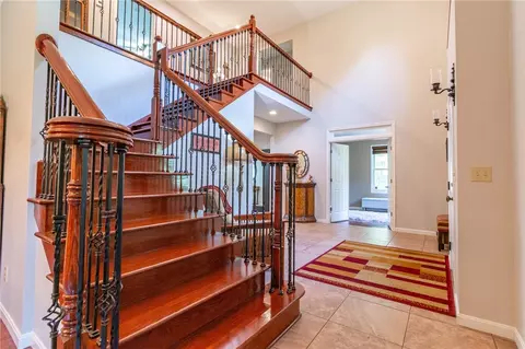 Entry Way - 374 E Crestview Dr, Transfer, PA 16154 photo 4 of 10