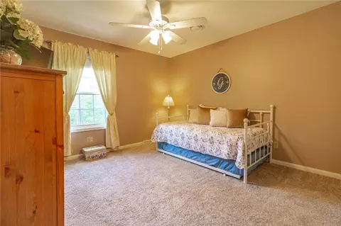 Bedroom - 374 E Crestview Dr, Transfer, PA 16154 photo 3 of 6