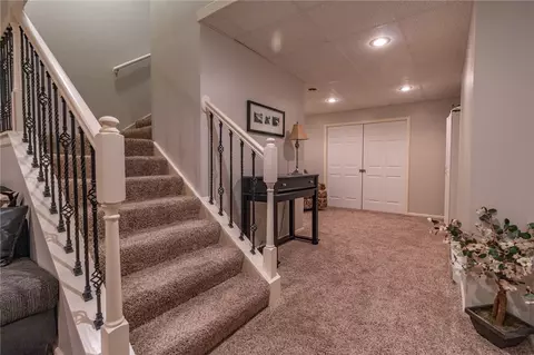 Entry Way - 374 E Crestview Dr, Transfer, PA 16154 photo 8 of 10