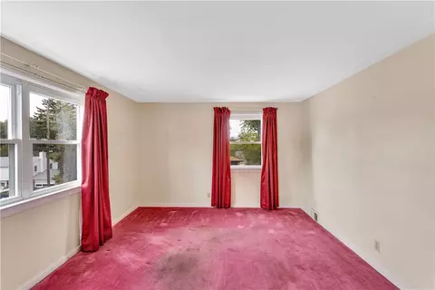370 Clark Dr, Irwin, PA 15642 photo 6