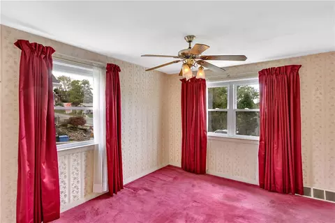 370 Clark Dr, Irwin, PA 15642 photo 11