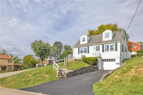 370 Clark Dr, Irwin, PA 15642 photo 2