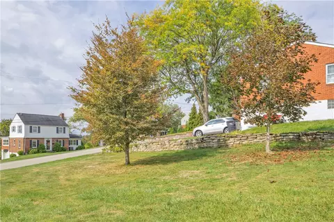 370 Clark Dr, Irwin, PA 15642 photo 32
