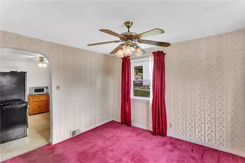 370 Clark Dr, Irwin, PA 15642 photo 10