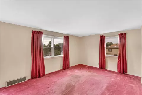 370 Clark Dr, Irwin, PA 15642 photo 7