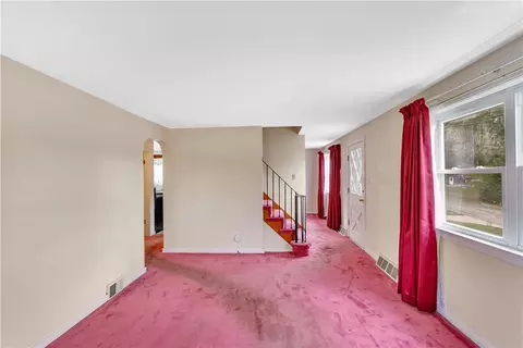 370 Clark Dr, Irwin, PA 15642 photo 8