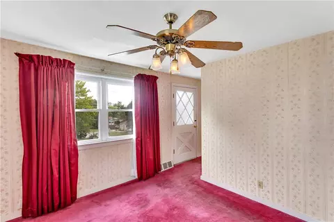 370 Clark Dr, Irwin, PA 15642 photo 12