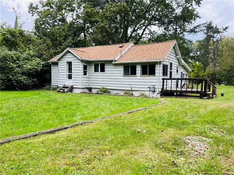 2440 Wager Rd, Erie, PA 16509