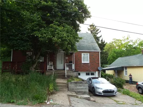 506 10th St, Donora, PA 15033