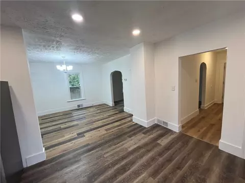 Living - 321 Hamilton Ave, Farrell, PA 16121 photo 2 of 5