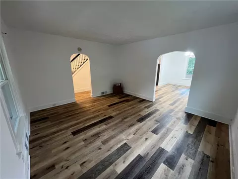 Living - 321 Hamilton Ave, Farrell, PA 16121 photo 5 of 5