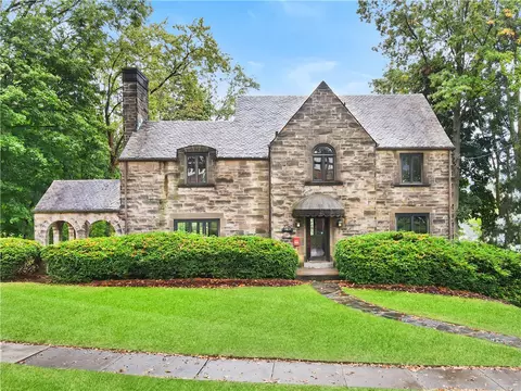 1411 Pueblo Dr, Pittsburgh, PA 15228