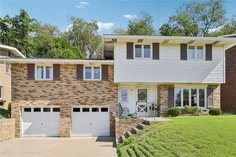 1047 Towervue Dr, Pittsburgh, PA 15227