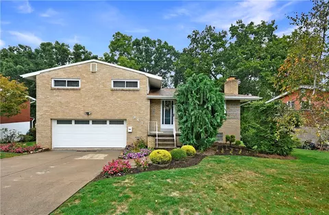 347 Yarrow Ln, Pittsburgh, PA 15236